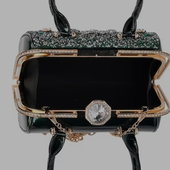 Luxurious Green and Black Embellished Clutch - Picture 2 of 7